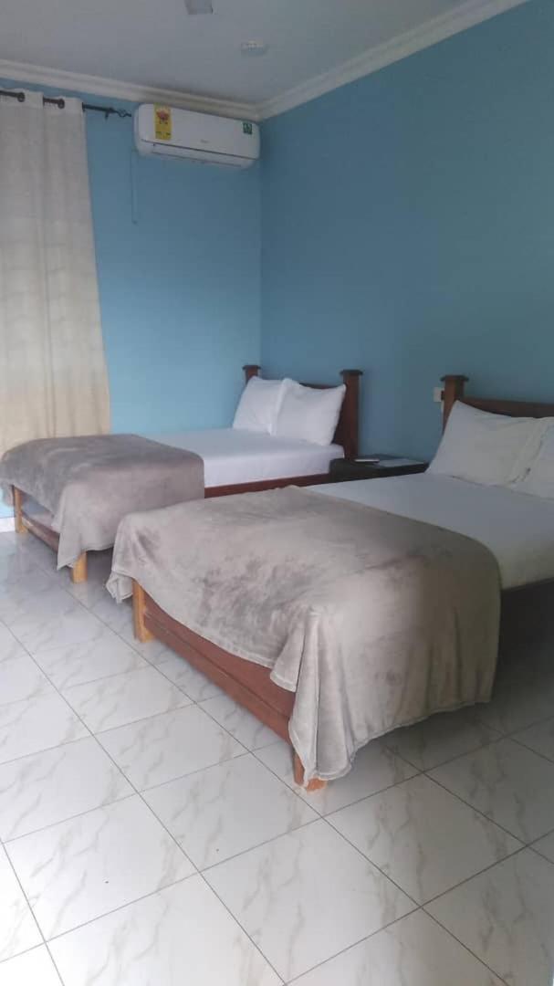 Oneworld Guesthouse & Events Centre Accra Bagian luar foto