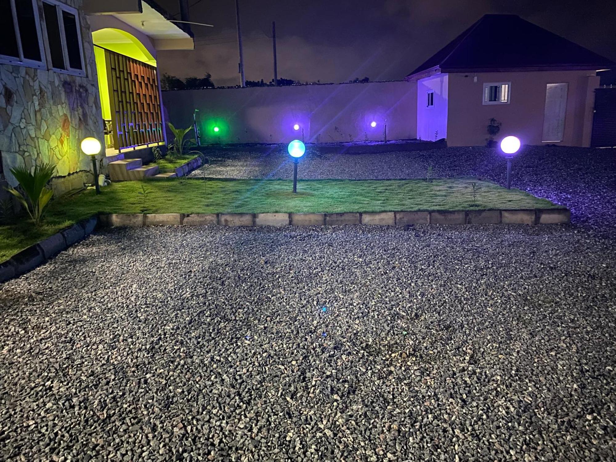 Oneworld Guesthouse & Events Centre Accra Bagian luar foto